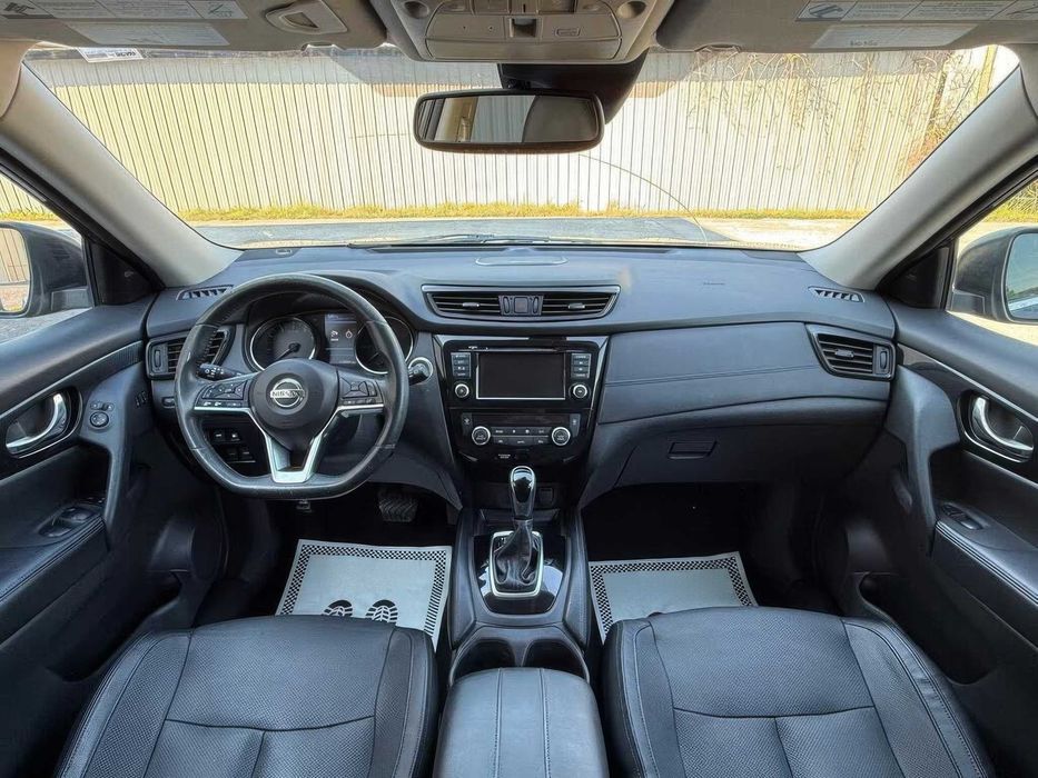 Nissan Rogue SL      2018