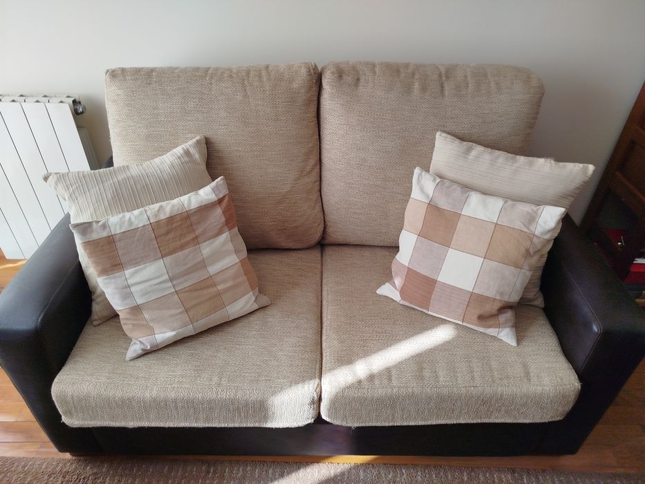 Sofá cama de dois lugares como novo