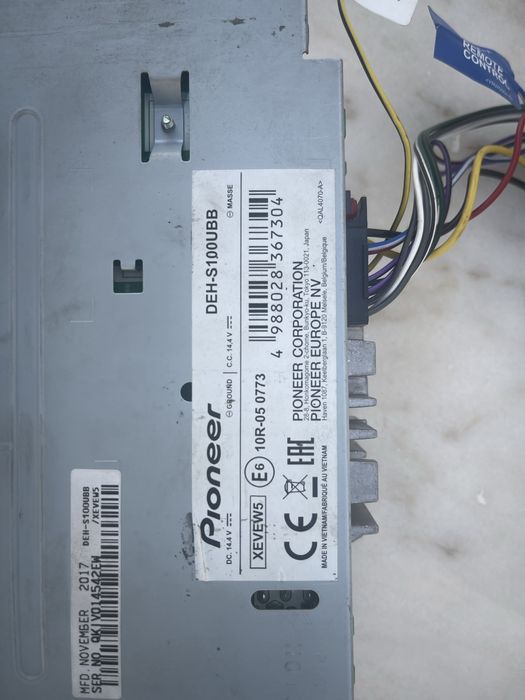 Auto radio Pioneer com USB