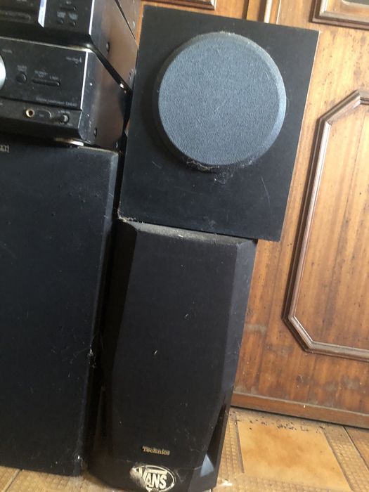 sistema de som modular Technics, composto pelos modelos SE-CH540 (amplificador), ST-CH540 (sintonizador/processador)