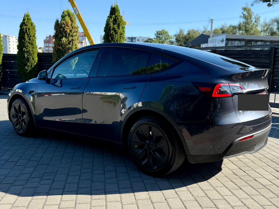 Продаю Tesla Model Y 2023 рік
