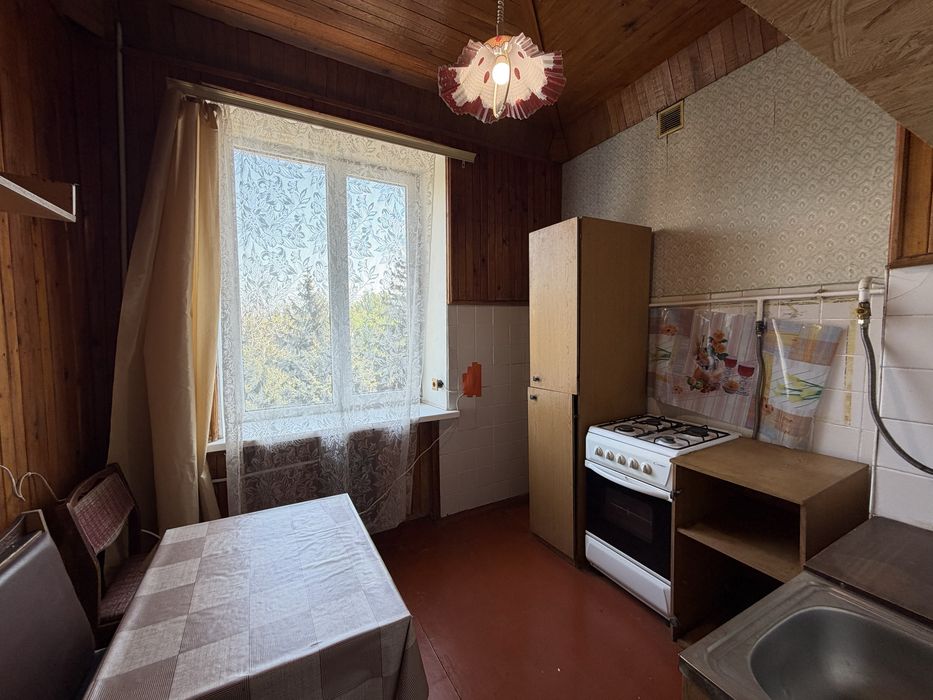 Продаж 2-кімнатної квартири вул. Вадима Гурова, 11
