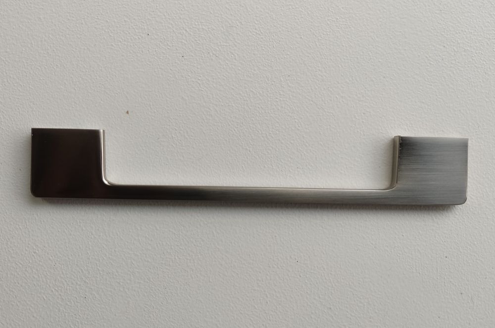 9 Puxadores para armários de cozinha ou outros móveis - NOVOS