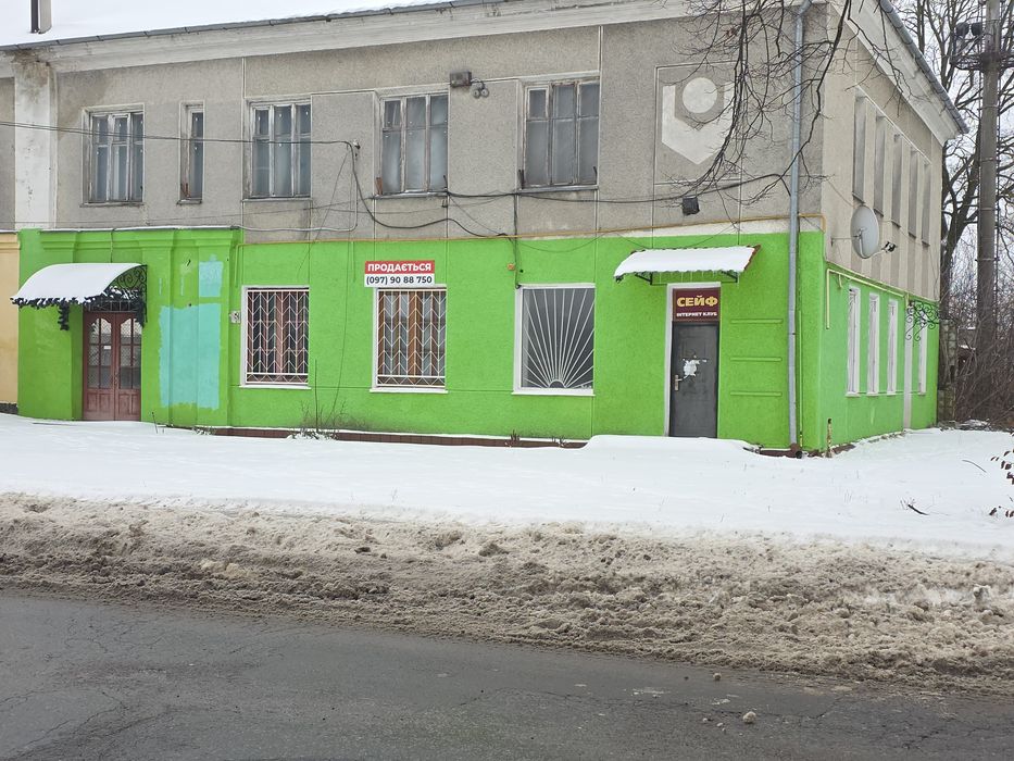 Комерційне приміщення 183м² та земельна ділянка 0,0345га