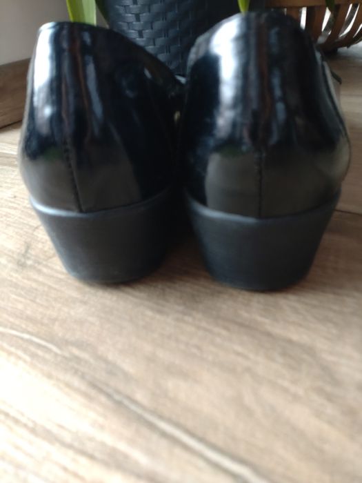 Półbuty skórzane 39 lakier