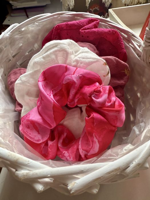 Gumka do włosów scrunchie satyna różowa nowa