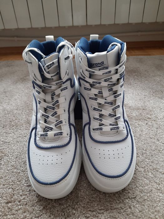 Buty sportowe firmy Sprandi, rozmiar 39