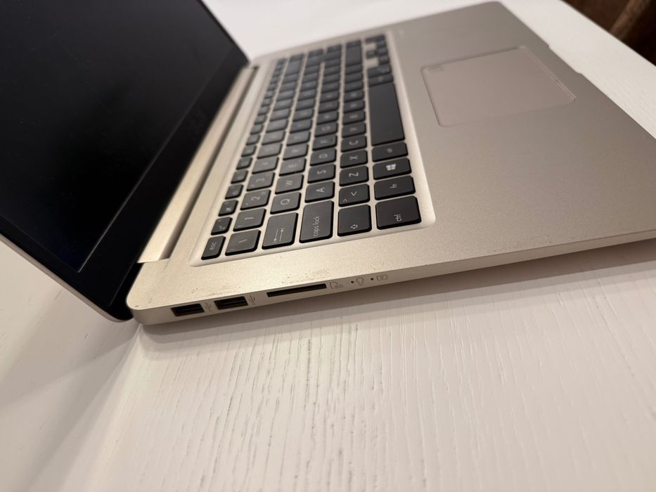 Portátil Asus Vivobook