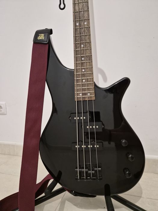 Bundle Fender Rumble LT25 e Jackson JS2 Spectra
