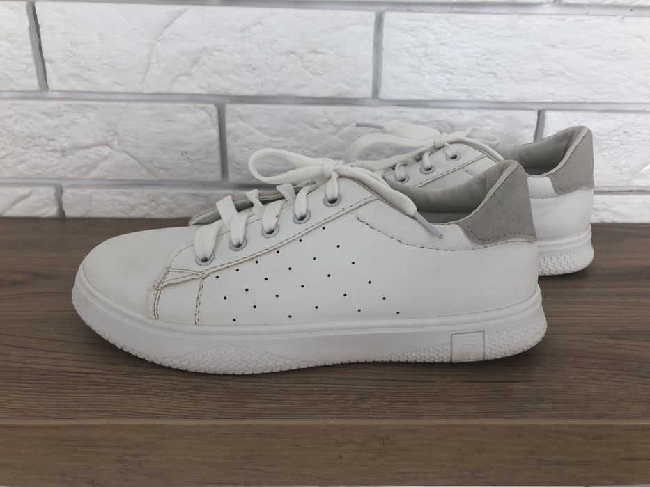 Кросівки білі ,37 р.