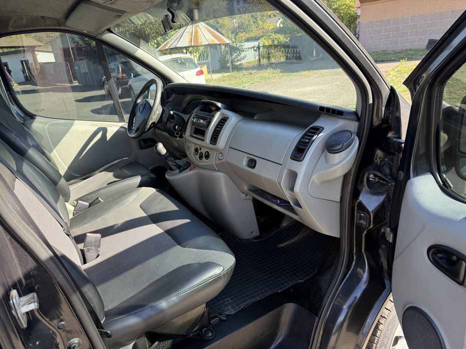 Opél Vivaro 1.9грузовий