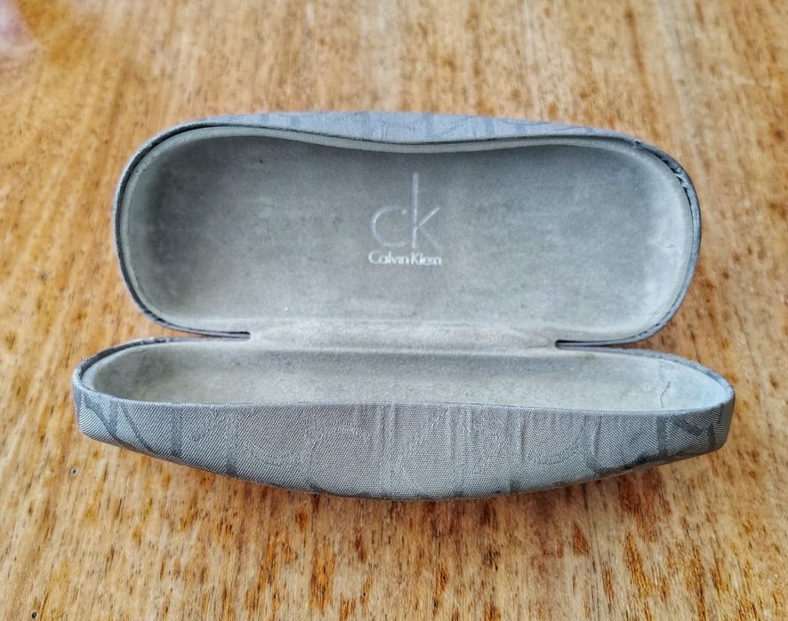 Продам футляр для окулярів оригінал. Calvin Klein