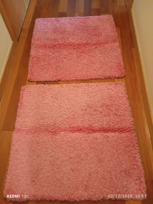 Tapetes quadrados de pelinho