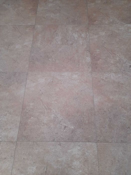 Pavimento Cerâmico Italiano– cor bege Mesclado de Alta Qualidade.