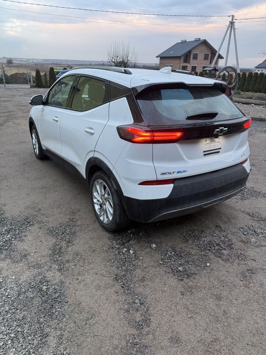 Bolt EUV, двері, ляда, батарея, ходовка, фара