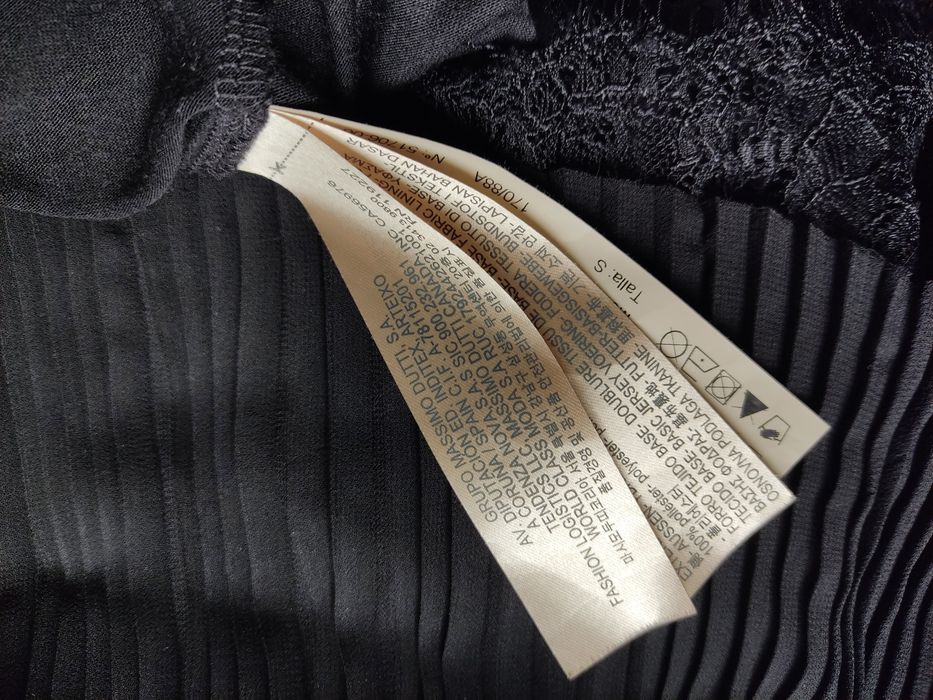Massimo Dutti bluzka damska plisowana czarna z koronką bez rękawów 36