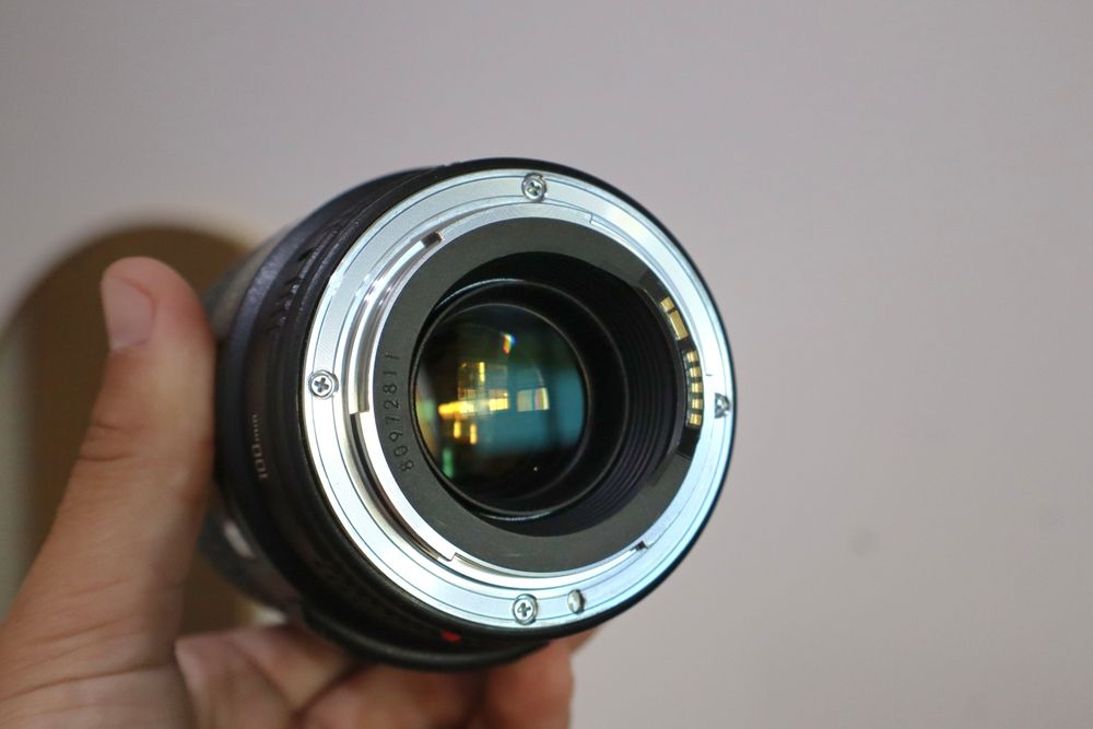 Canon EF 100mm F/2.8 USM