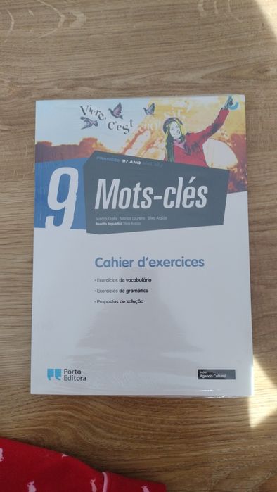 Caderno de exercícios- Mots-Clés- Francês- Nível A2.2- 9°ano