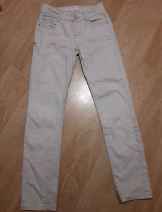 Ubrania 4 szt. Zestaw dziewcz. 134/140 Reserved spodnie sweter t-shirt