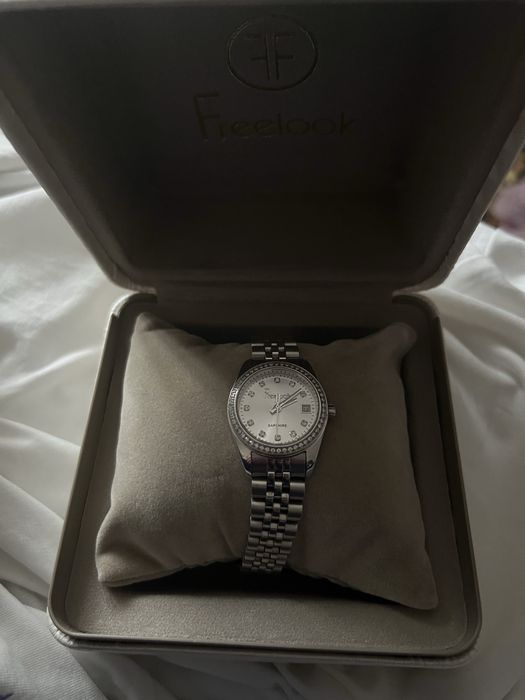 Годинник Freelook