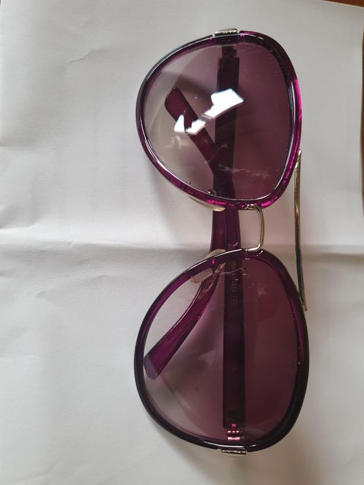 Óculos de sol roxo