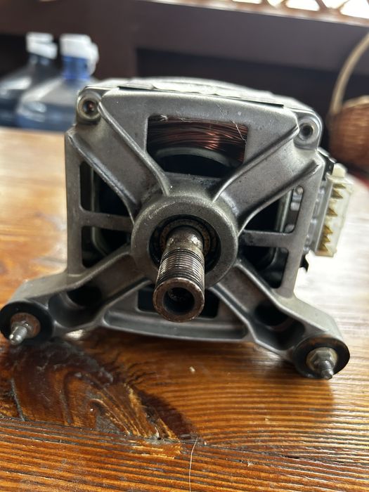 Двигун (мотор) для пральної машини ARISTON