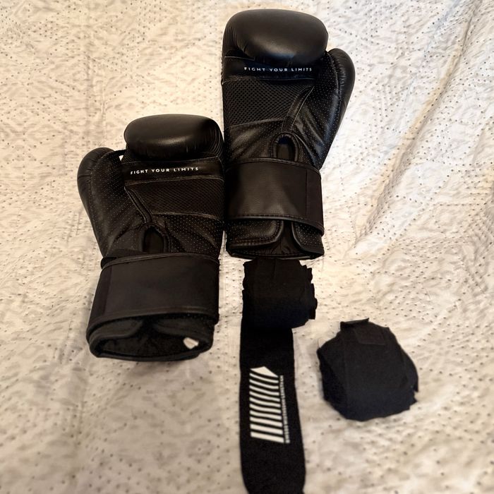 Saco de Boxe Leather Edition Pés/Punhos 50Kg 160cm + Luvas 10oz + Ligaduras