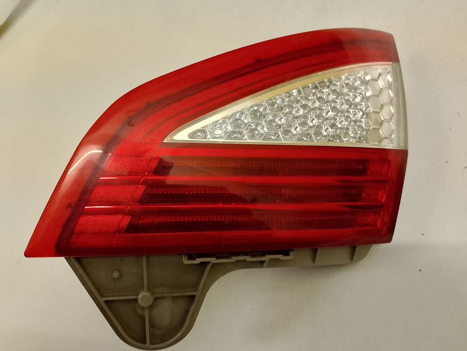 Lampy tylne Ford Mondeo MK4 sedan 2007-