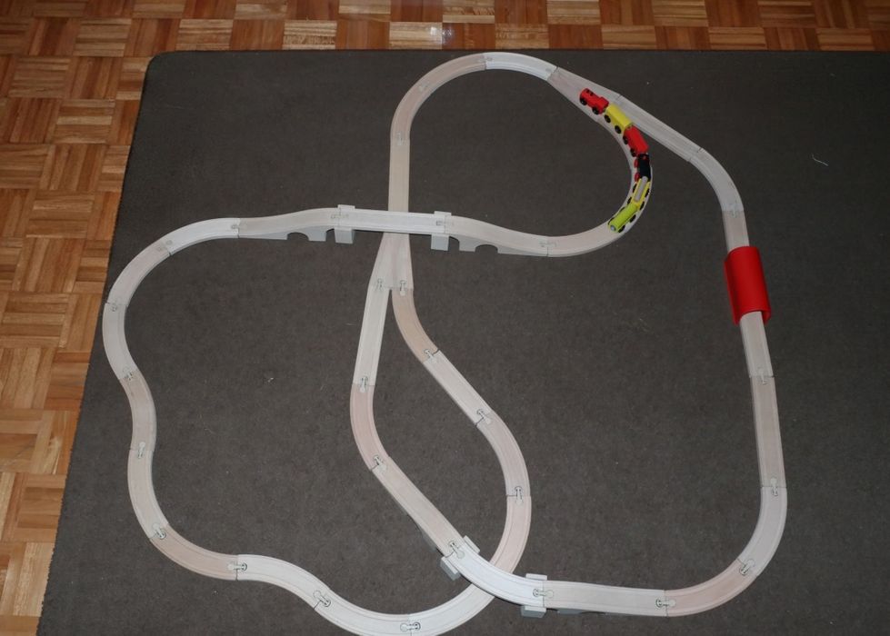 Pista de comboio madeira