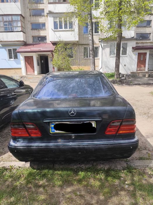 Продам Мерседес Е240