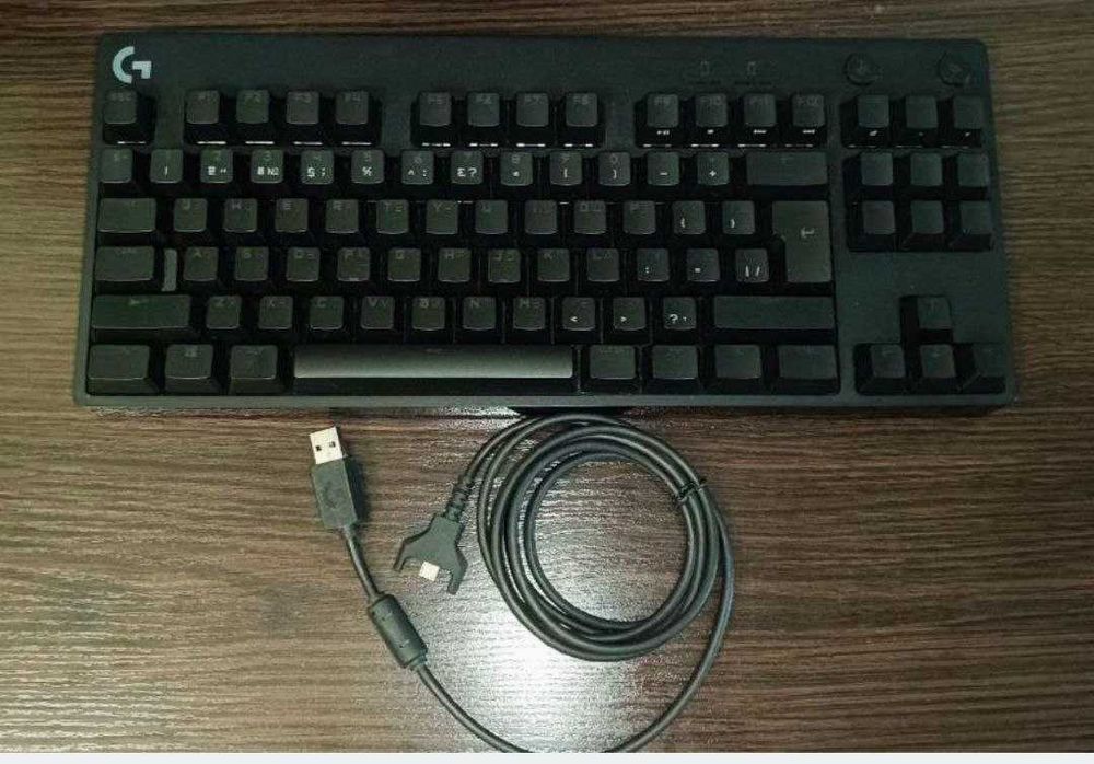 Продам ігрову клавіатуру Logitec G pro TKL
