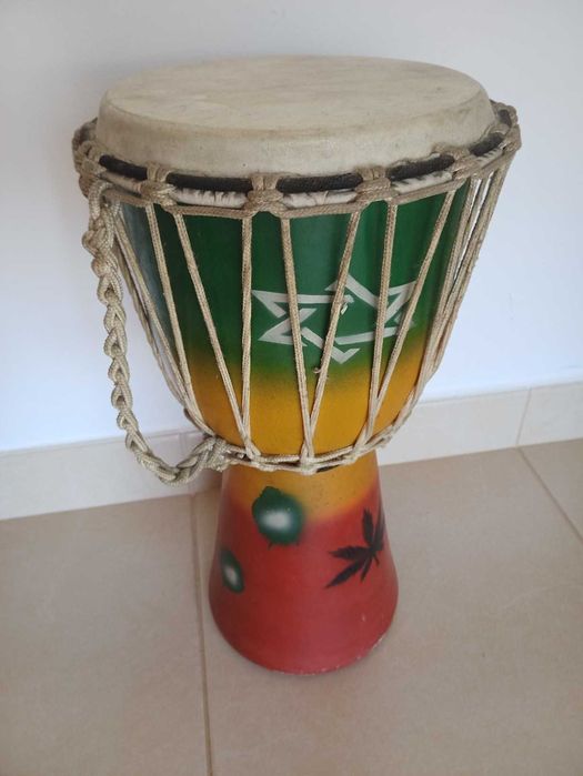 Djembe: um pequeno e um grande