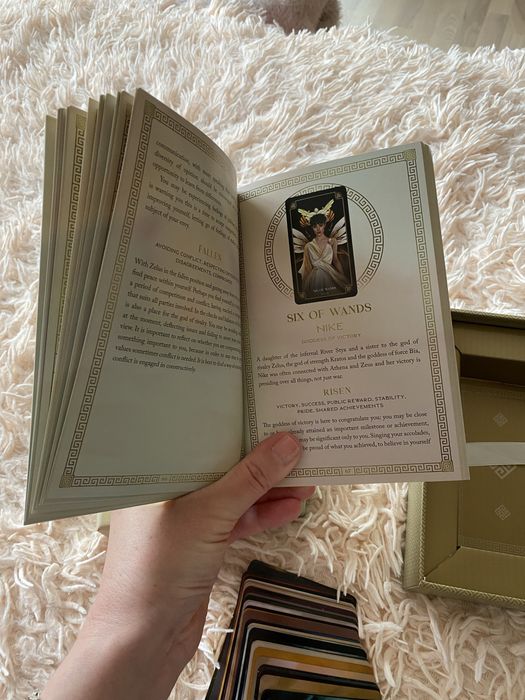 Карты таро «Mythos Tarot» в подарочной коробке