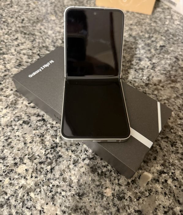 Samsung Galaxy Z Flip 7 FE