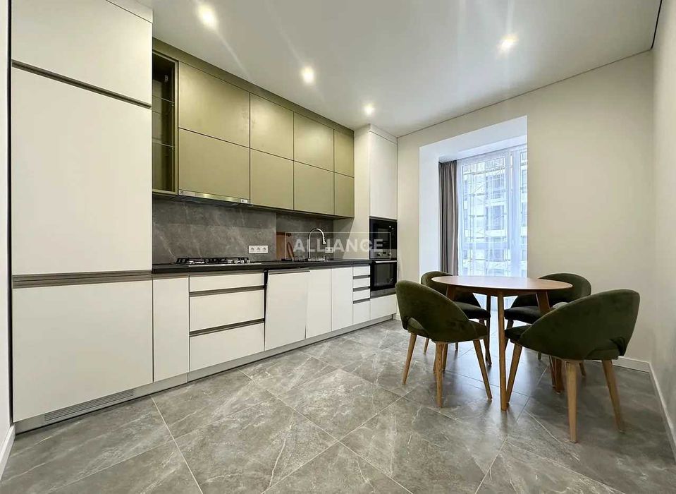 Укомплектована 1.5 кім квартира, центр! Газ