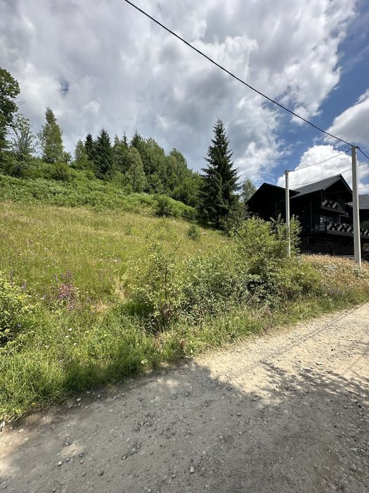 Продається земельна ділянка з електроенергією в Буковелі