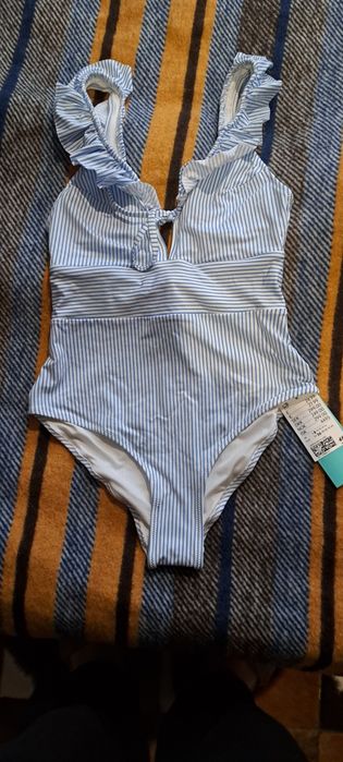 Купальник  новий