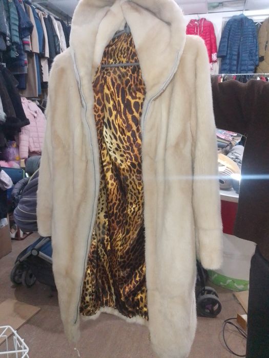 Норковая шуба Фабр качества с капюшоном и норковой шапкой