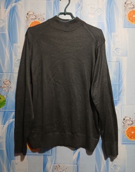 Продам женские свитера,жилетки-44,50,52,54,56,60 размеров