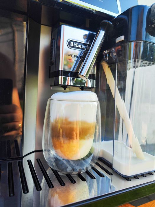 Кавомашина кофемашина Delonghi Perfecta EVO ESAM 428.40