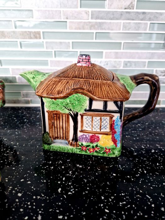 Angielski zestaw ceramiki Cottage Ware