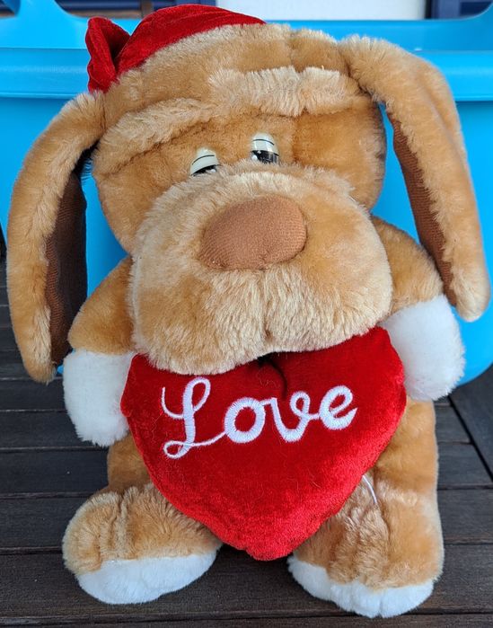 Peluche castanho "LOVE"