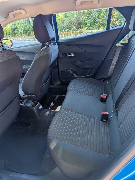 Carro peugeot 2008 SUV com 89.000kms, azul metalizado, bom estado
