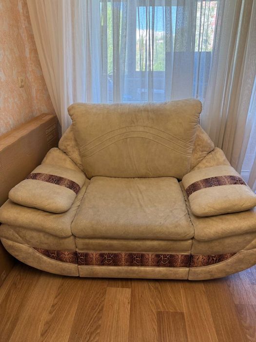 Діван з кріслом . Меблі длі залу