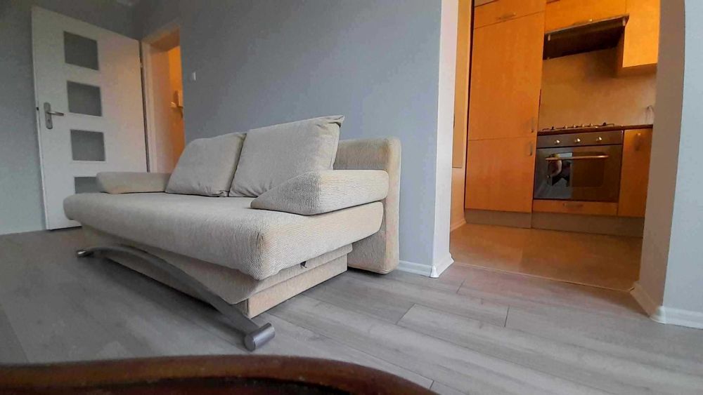 Słoneczne jednopokojowe 28 m² po generalnym remoncie, piwnica