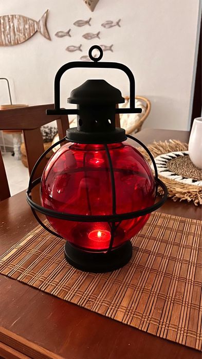 Candeeiro estilo naval em vidro vermelho