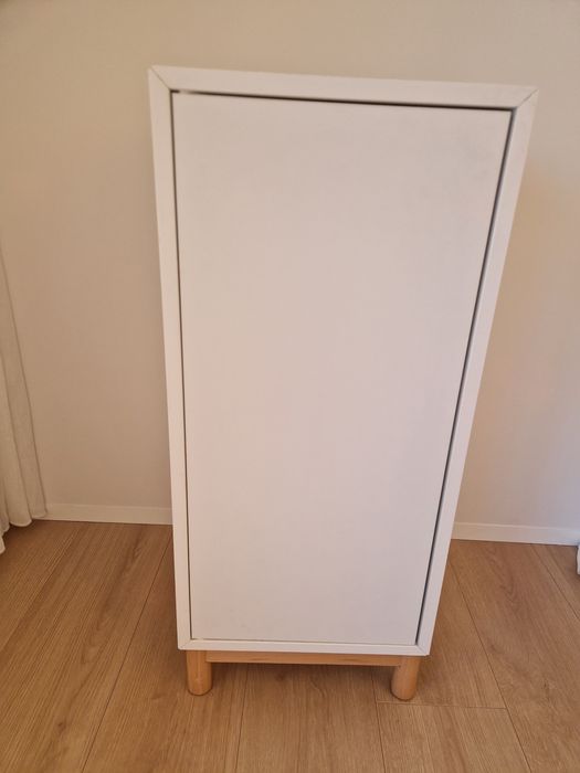 Movel arrumaçao Ikea EKET com pés