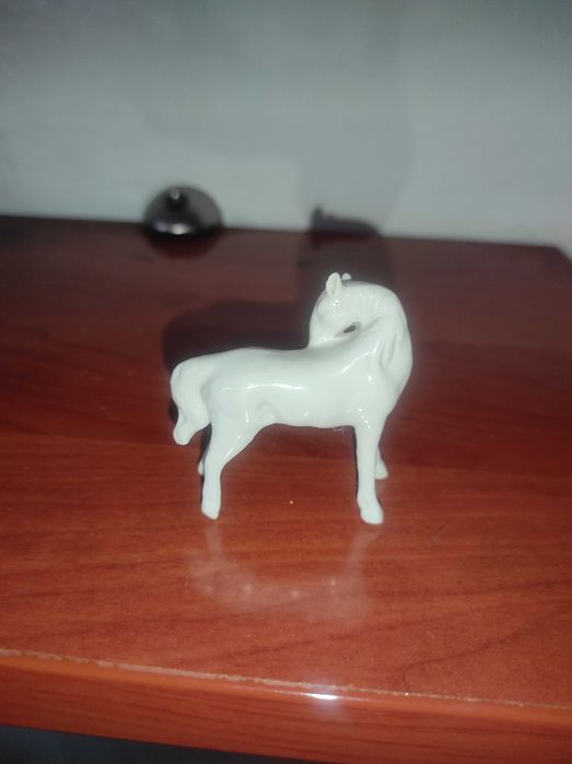 Cavalo em Porcelana Sem Marca