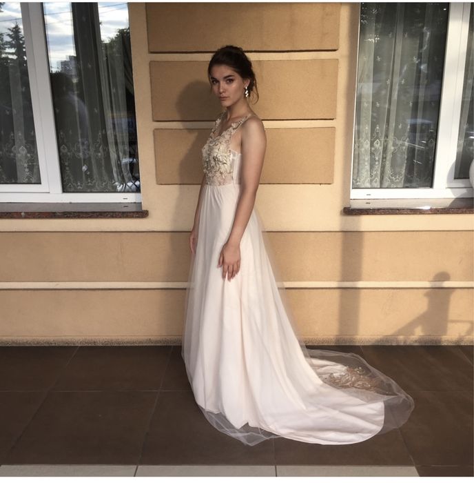 Вечірня сукня