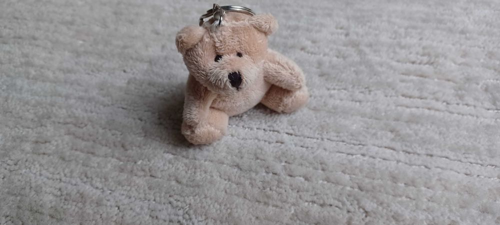 BRELOK, breloczek do kluczy, torebki mały brązowy pluszowy MIŚ